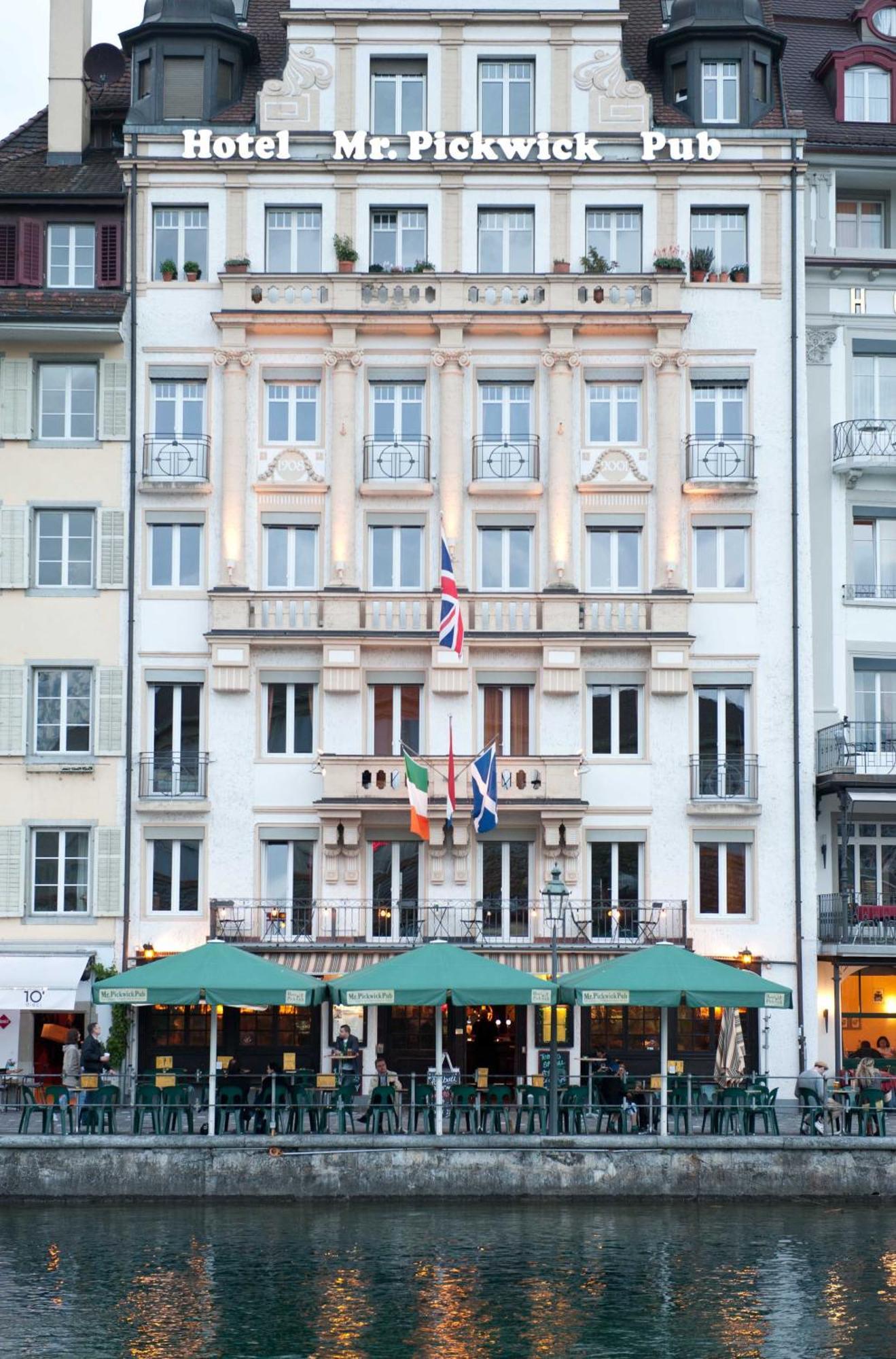 Hotel Pickwick And Pub 
